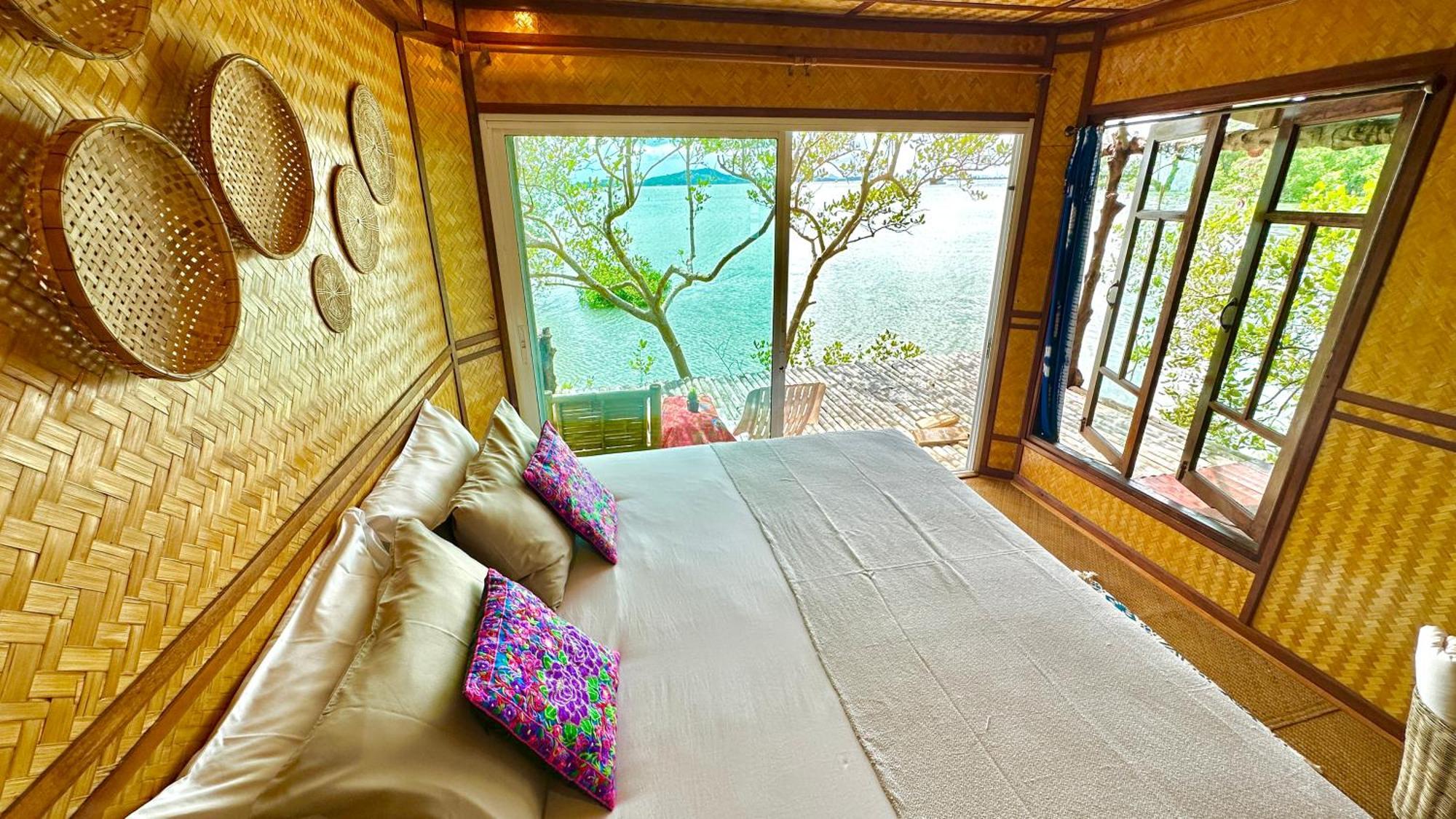 Deep House Sea View בית אירוח